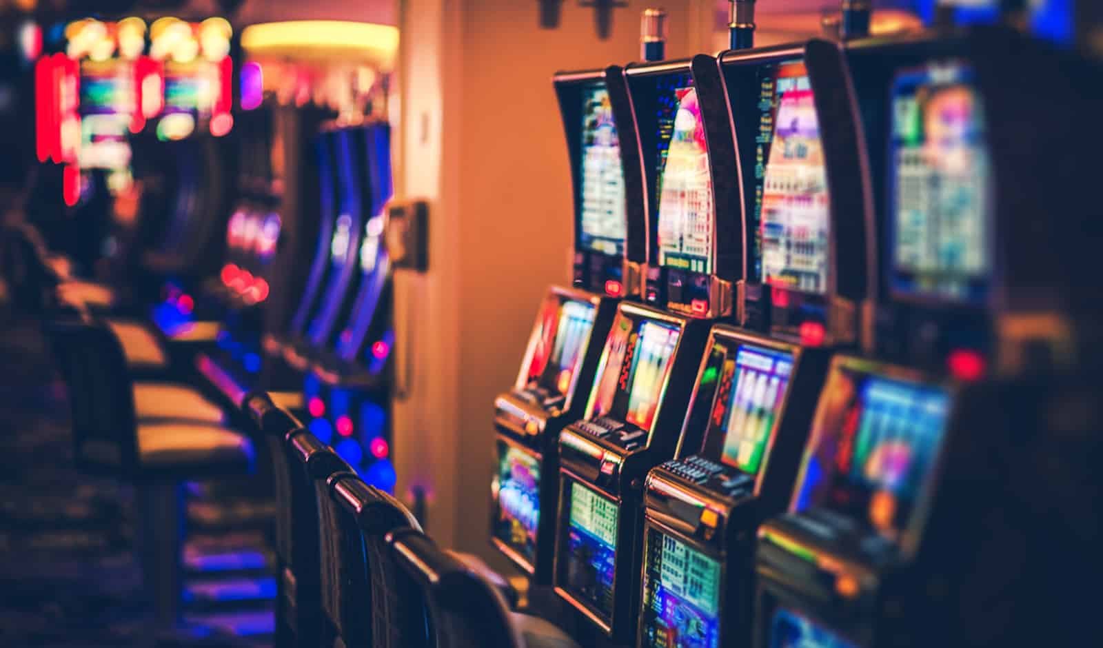 Is Playing Online Slot Better Than Offline Slot